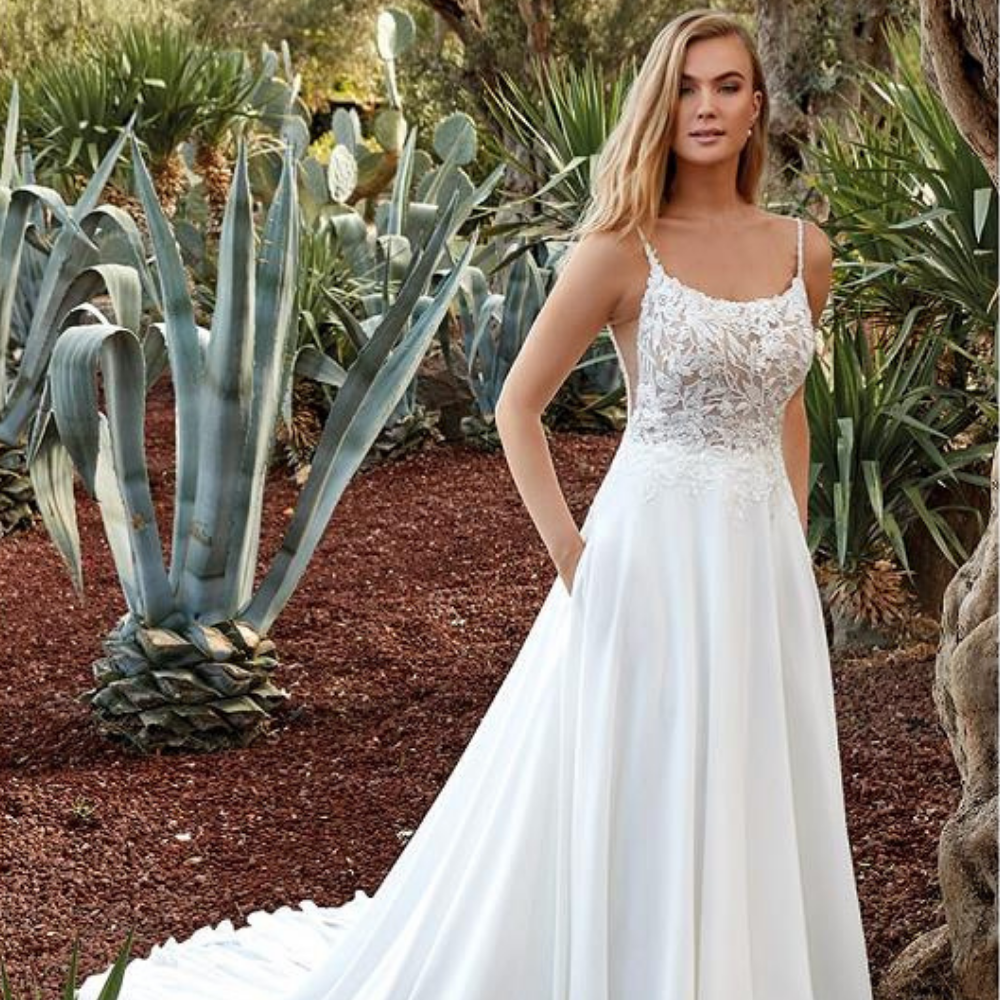 Ivory Lace Satin Chiffon Floor-Length Wedding Gowns