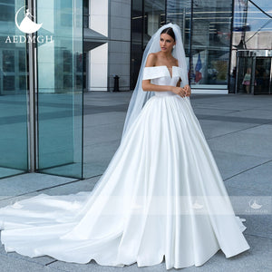 Vintage Stain Strapless Wedding Dress